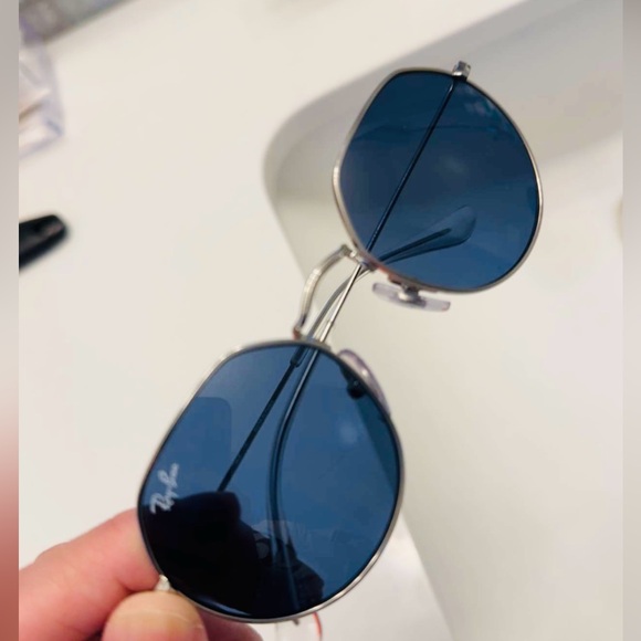 Rayban sunglasses - Picture 2 of 3